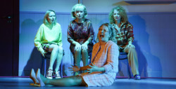 Starość ma przyszłość - 
"Jak się starzeć bez godności", Teatr Komedia
